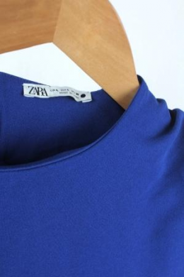 body azul zara