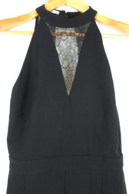mono halter con encaje negro mango
