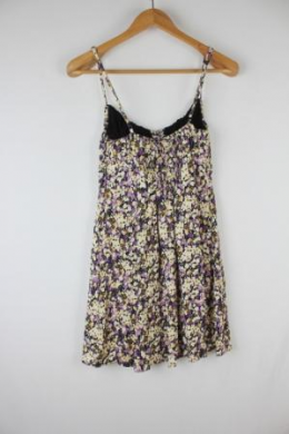 mini vestido floral pull and bear