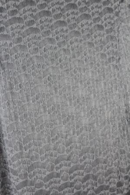 vestido palabra de honor encaje gris