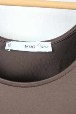 camiseta elastica marron mango