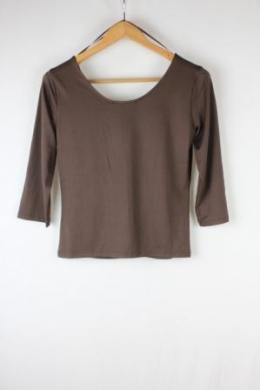 camiseta elastica marron mango