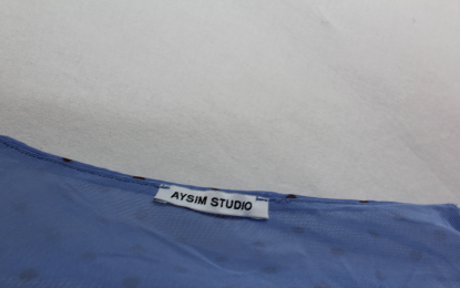Blusa asimetrica tul lunares azul