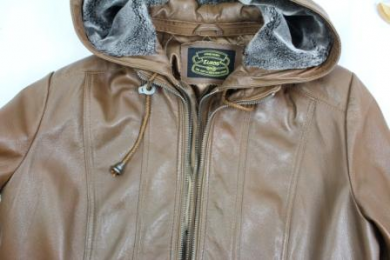 chaqueta piel con capucha
