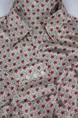 blusa satinada estampada