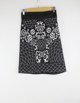 falda 38 bordada the bay flower