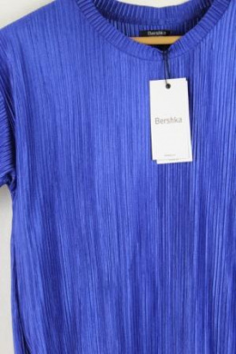 camiseta satinada bershka m