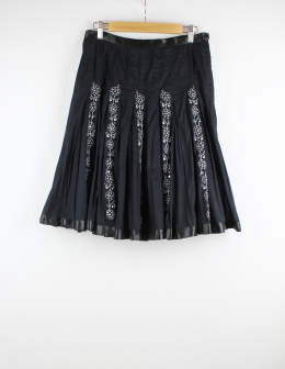 falda bordada bershka 40