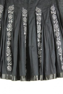 falda bordada bershka 40