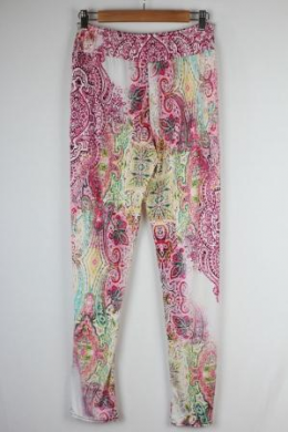 pantalon pinzas estampado paisley