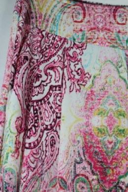 pantalon pinzas estampado paisley