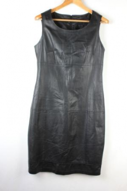 vestido entallado en piel Betty barclay