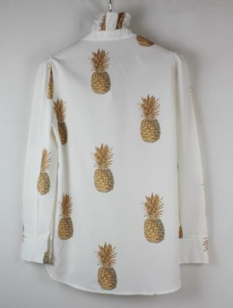 camisa estampada piñas