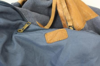bolso tela y piel azul