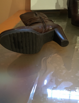 Botas de piel. Marrón. Nº 39
