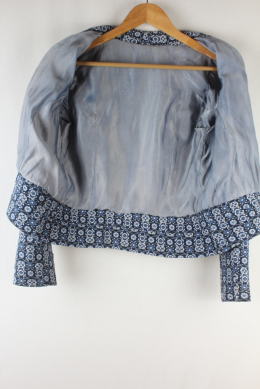 chaqueta estampada azul