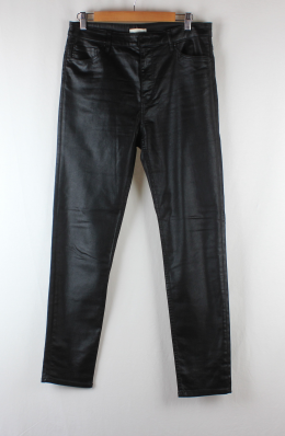 Pantalon pitillo encerado negro hm