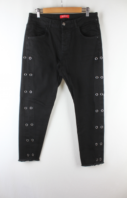 Pantalon vaquero negro arandelas guess