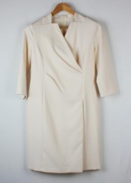 vestido drapeado beige