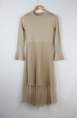 vestido punto y tul beige