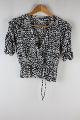 blusa estampada pull and bear