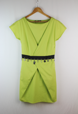 vestido verde love moschino